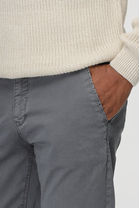 Slim Straight Chino Gray